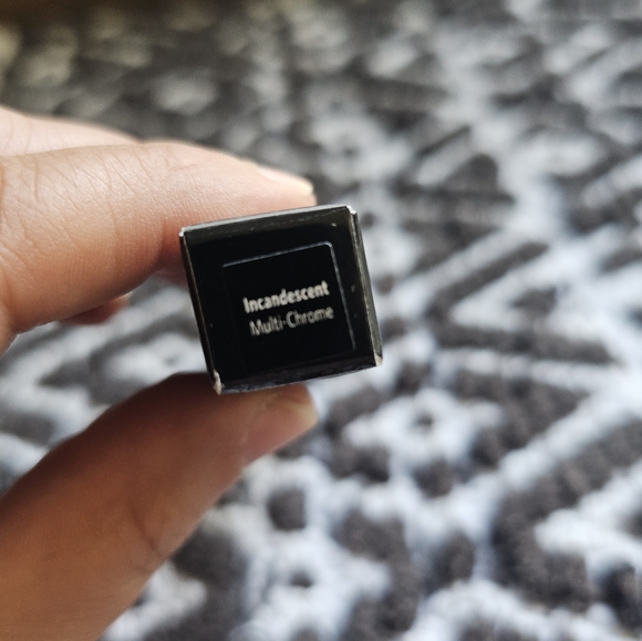 Bobbi Brown Long-Wear Cream Shadow Stick- Incandescent (Metallic)- 05 oz./1.6 g - Picture 14 of 16